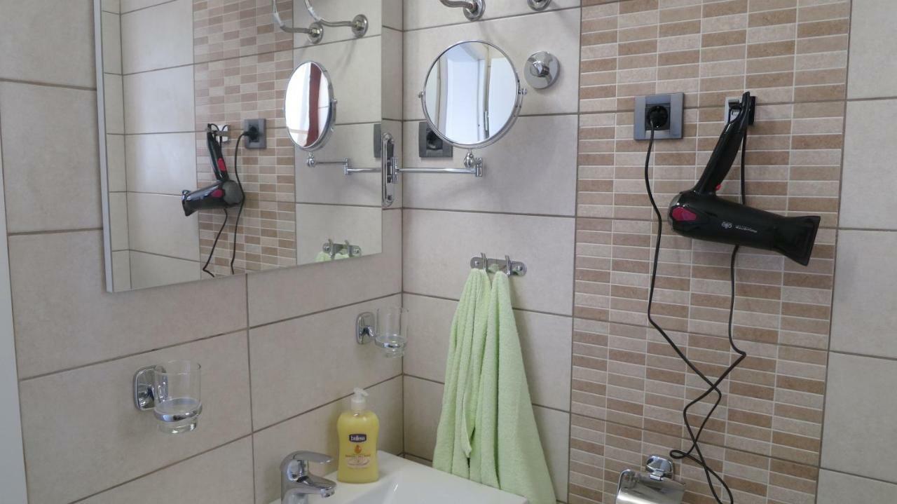Studio Apartment Branka Malinska Esterno foto